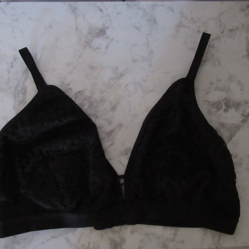 Lively Bra 3 Lace Bralette Wireless No Wire‎
